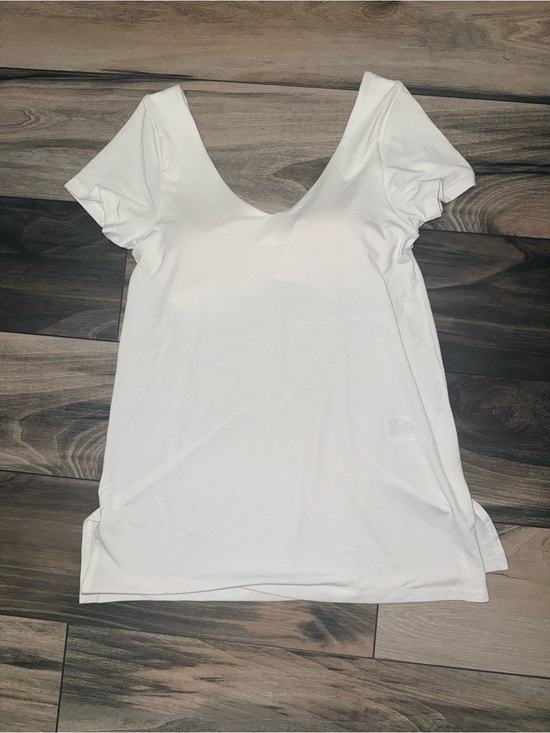 Athleta Tops - Athleta small white Scoop Neck Women’s‎ Top with bra pads